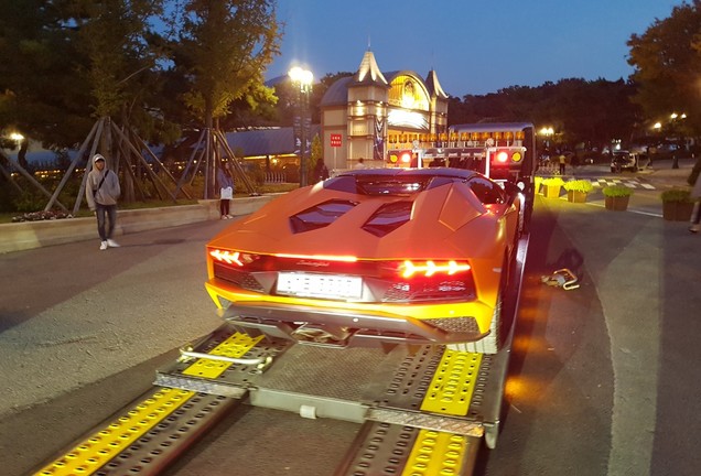 Lamborghini Aventador S LP740-4 Roadster