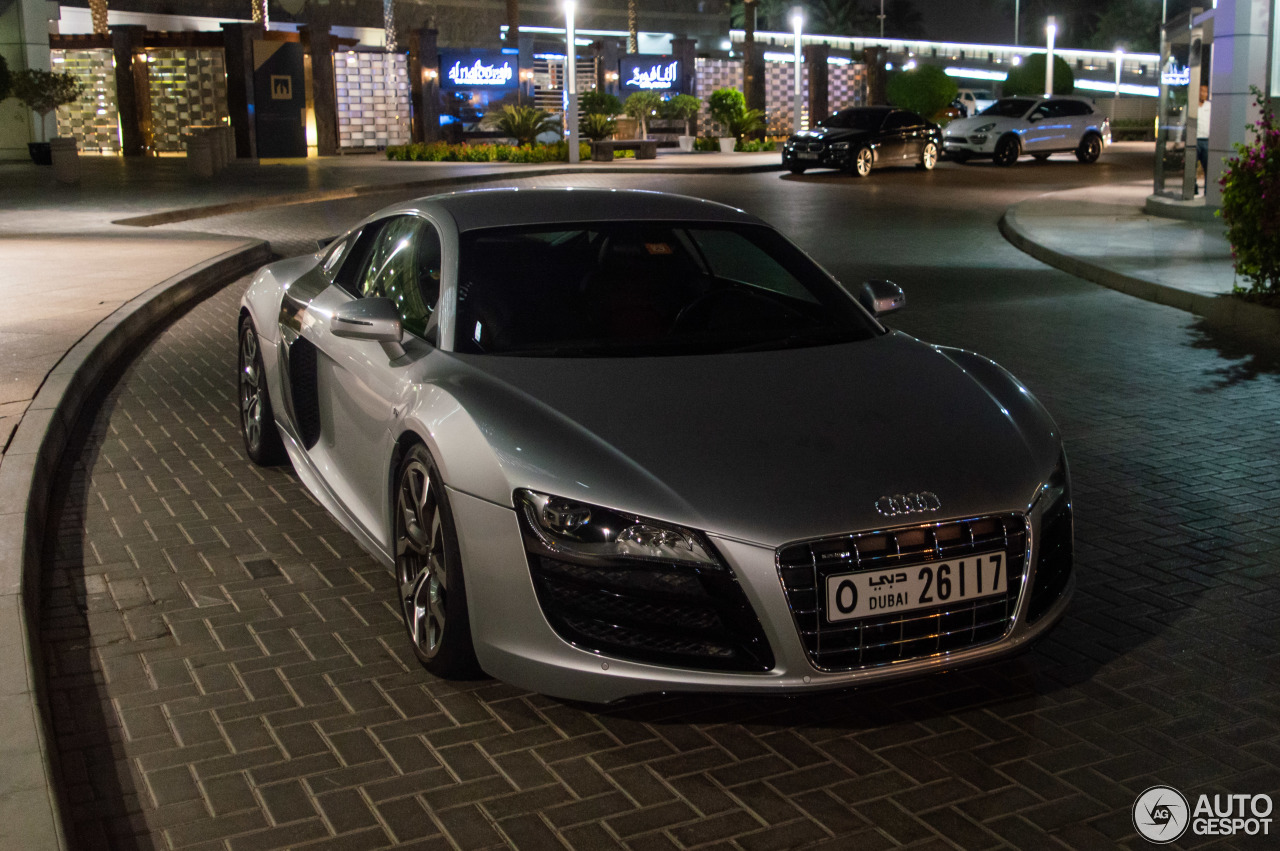 Audi R8 V10