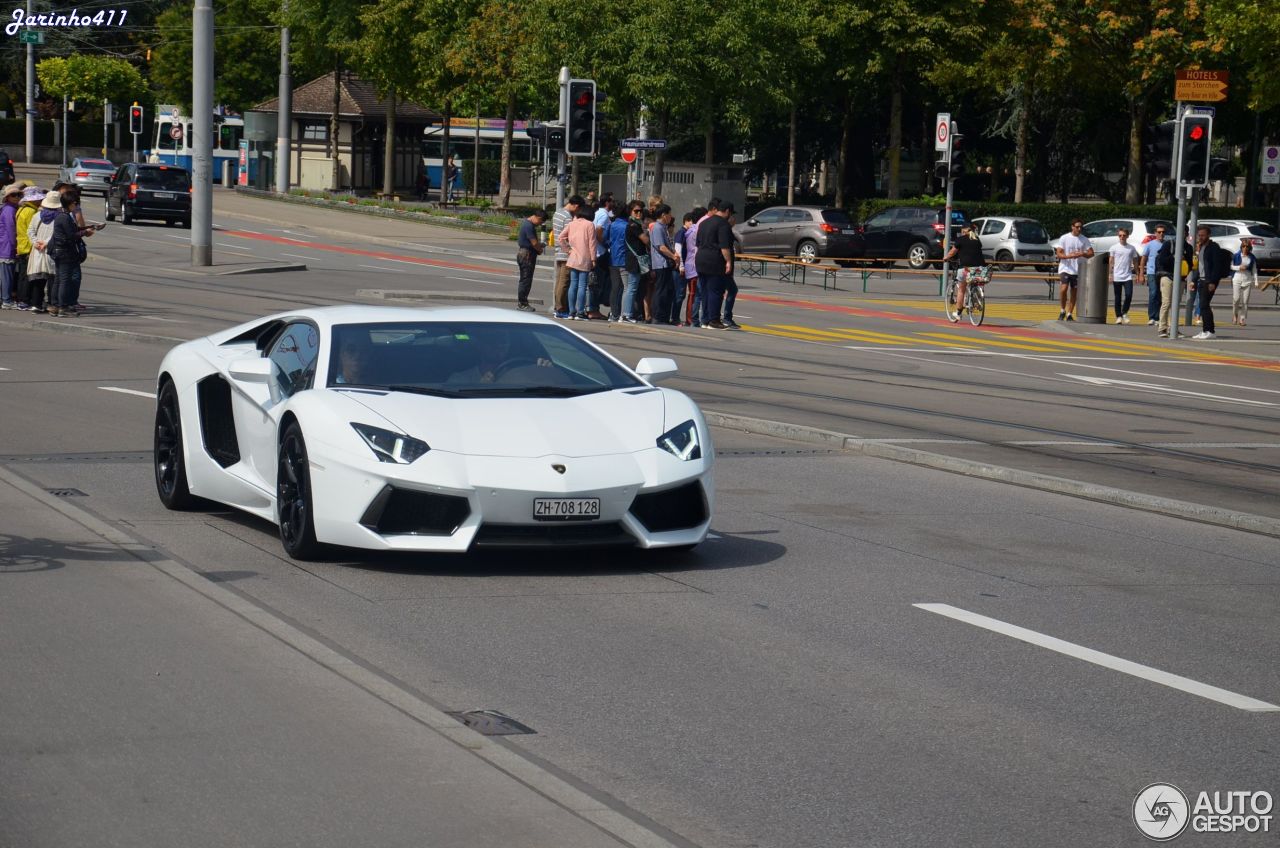 Lamborghini Aventador LP700-4