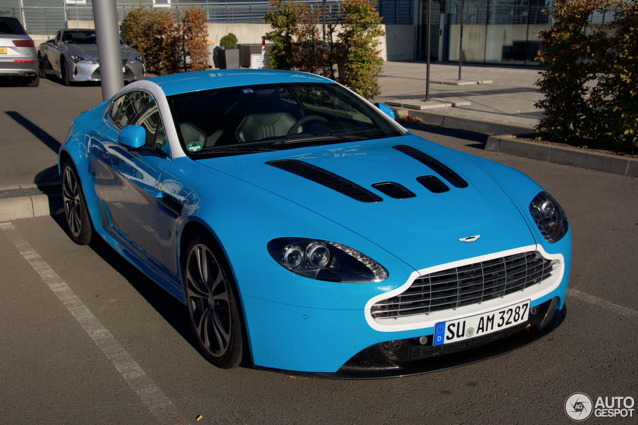 Aston Martin V12 Vantage