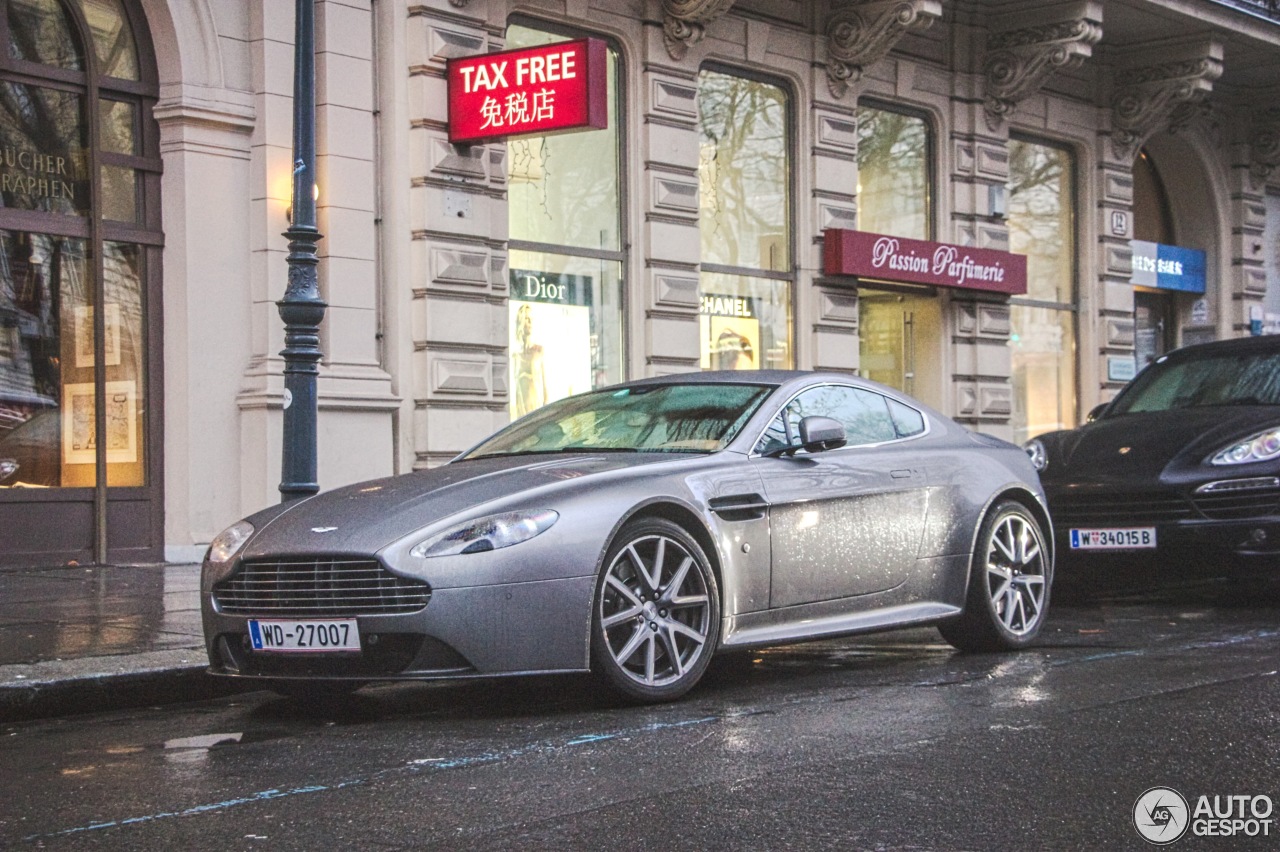 Aston Martin V8 Vantage S