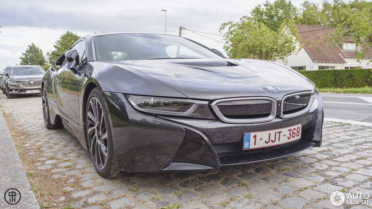 BMW i8