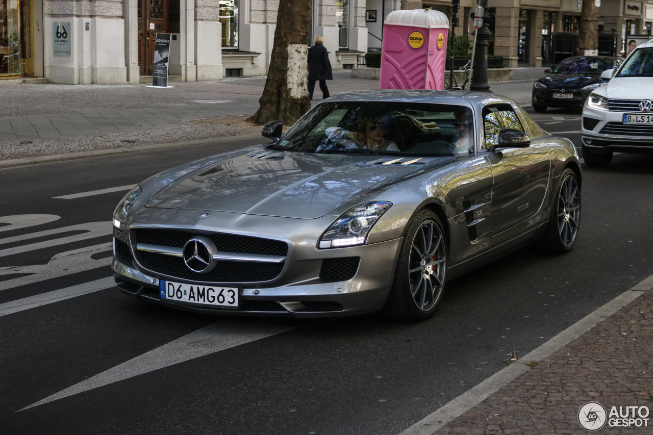 Mercedes-Benz SLS AMG