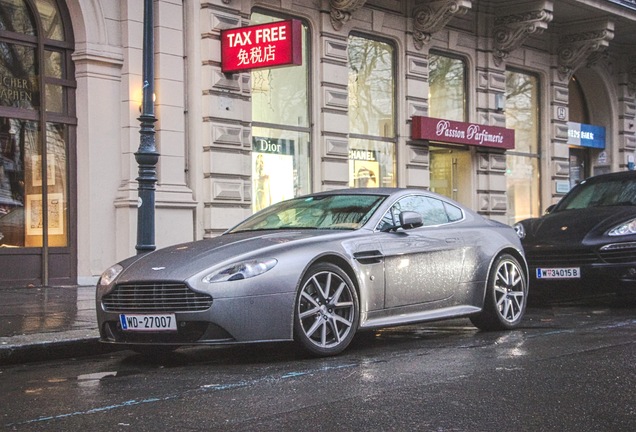 Aston Martin V8 Vantage S