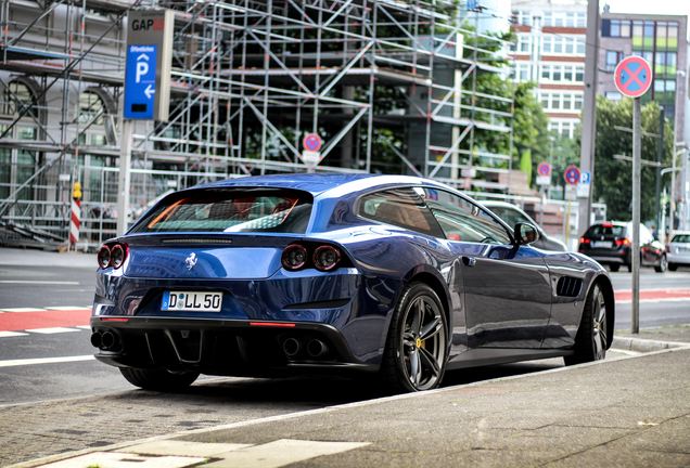 Ferrari GTC4Lusso