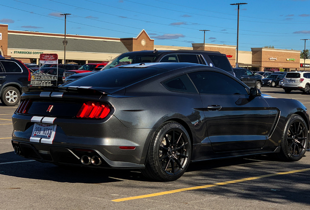 Ford Mustang Shelby GT350 2015