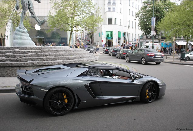 Lamborghini Aventador LP700-4 Roadster