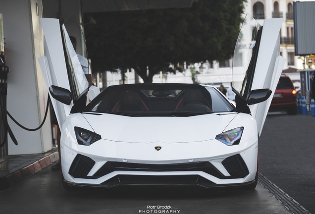 Lamborghini Aventador S LP740-4 Roadster