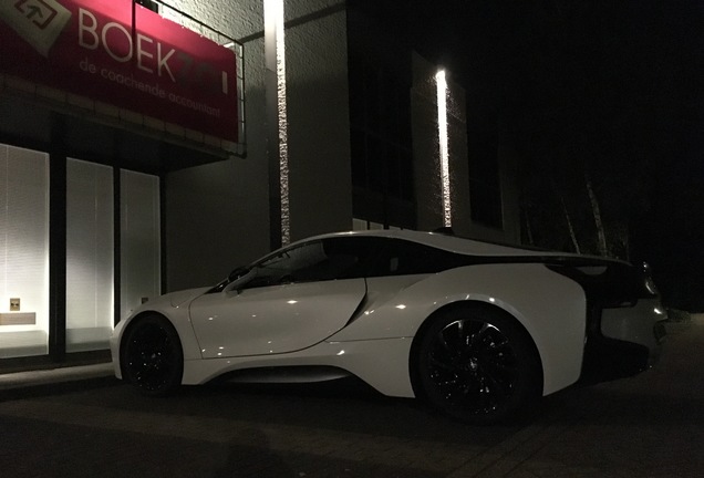 BMW i8