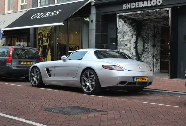 Mercedes-Benz SLS AMG