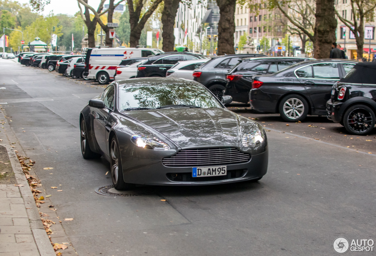 Aston Martin V8 Vantage