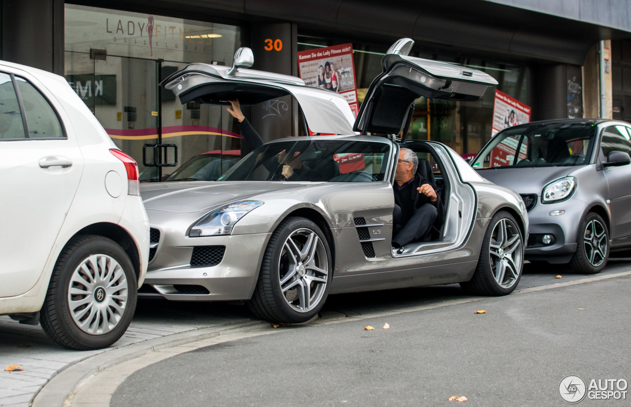 Mercedes-Benz SLS AMG