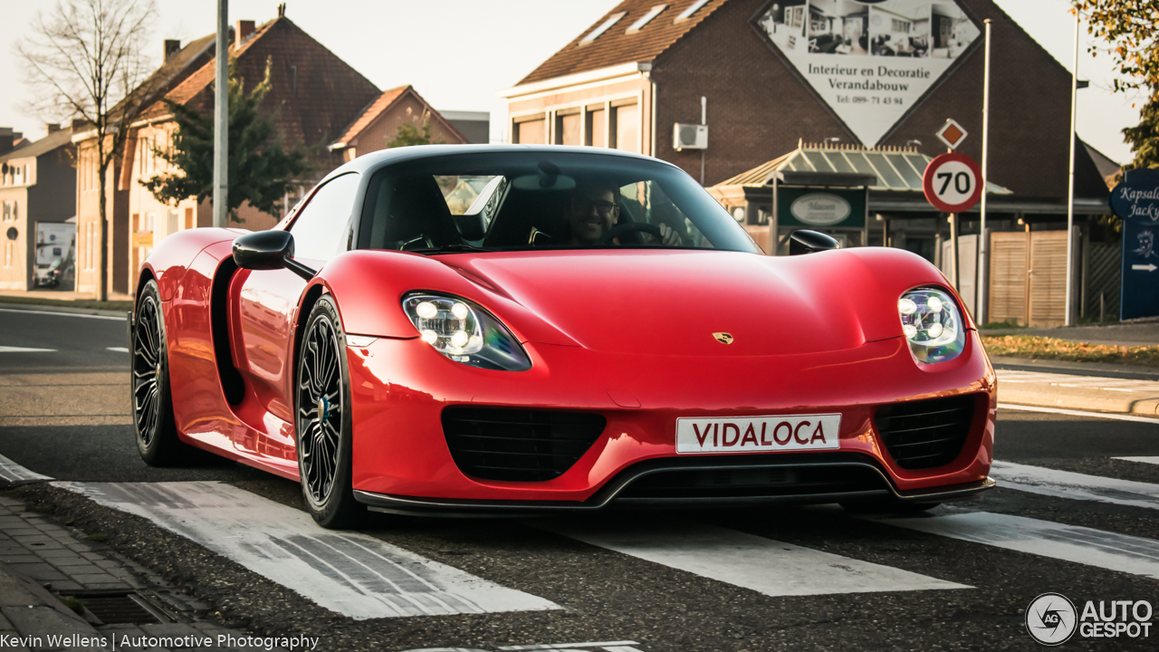 Porsche 918 Spyder Weissach Package