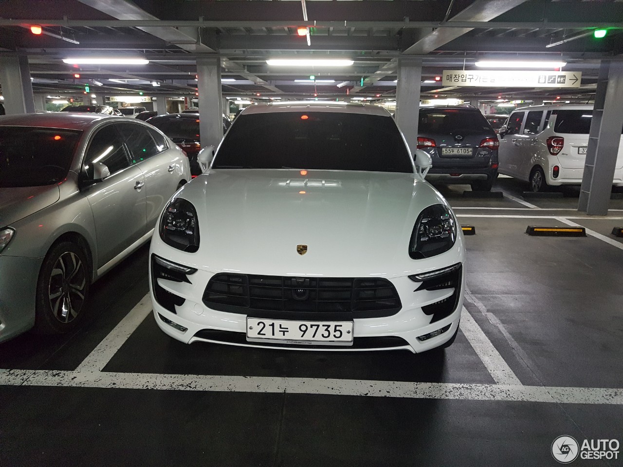 Porsche 95B Macan GTS