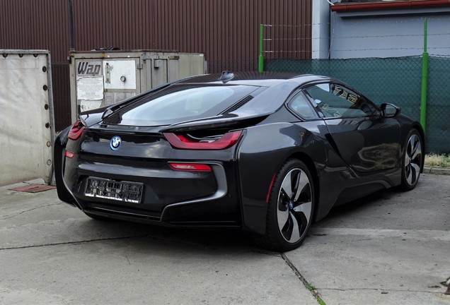 BMW i8