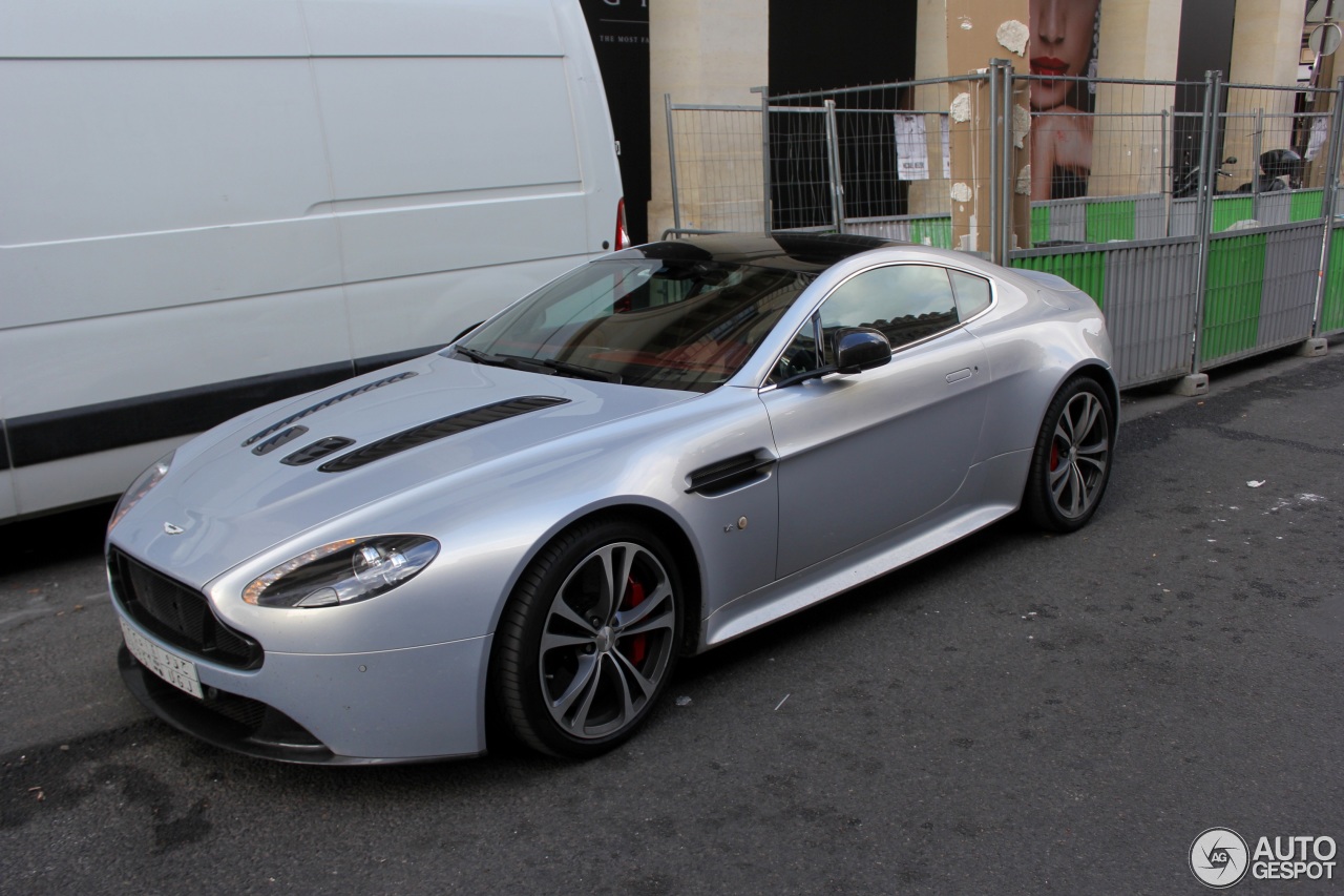 Aston Martin V12 Vantage S