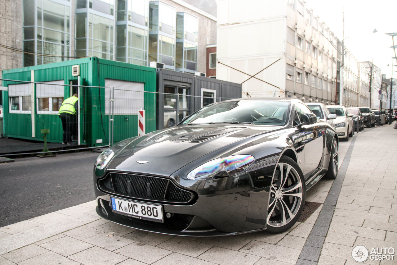 Aston Martin V12 Vantage S