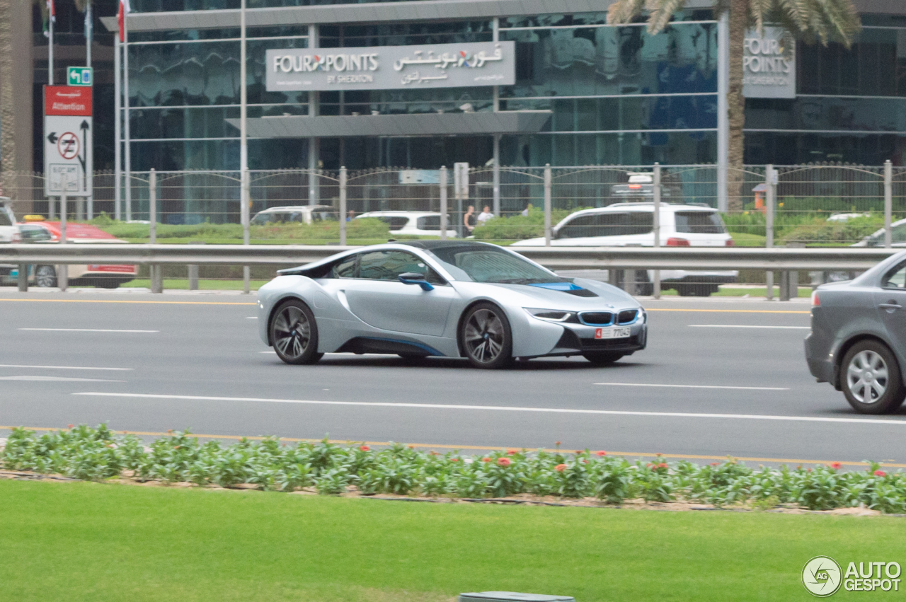 BMW i8