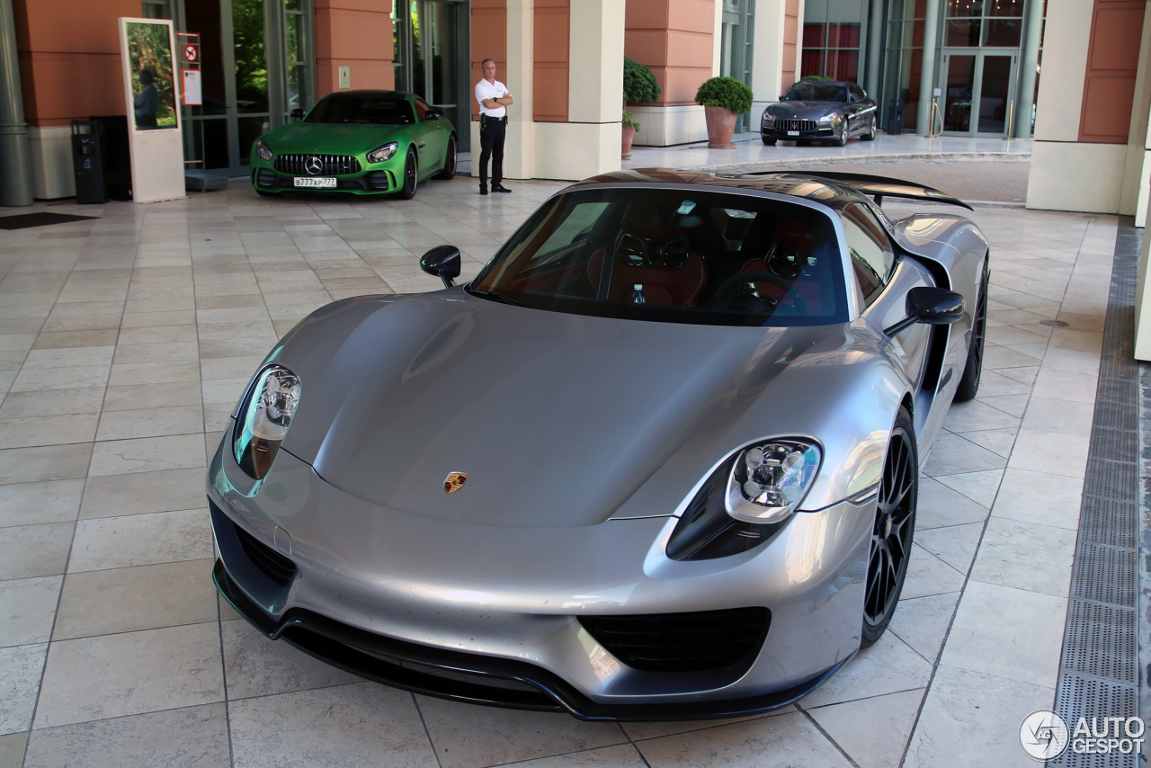 Porsche 918 Spyder Weissach Package