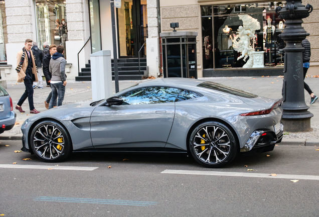 Aston Martin V8 Vantage 2018