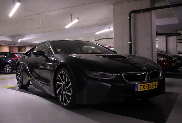 BMW i8