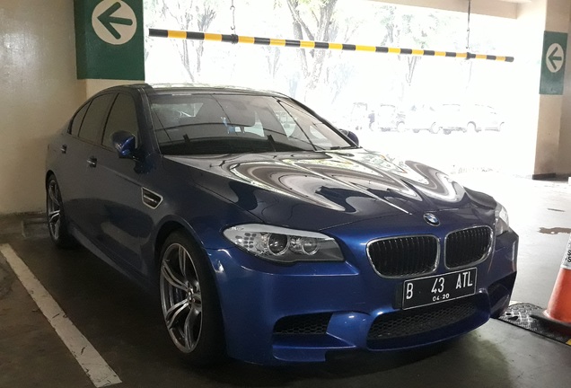 BMW M5 F10 2011