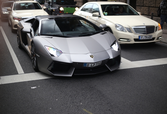 Lamborghini Aventador LP700-4 Roadster