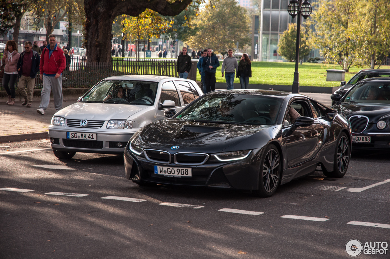 BMW i8