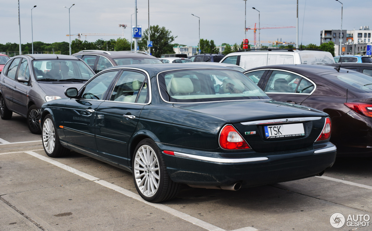 Jaguar XJR