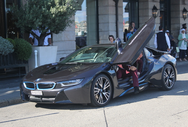 BMW i8
