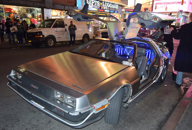 DeLorean DMC-12