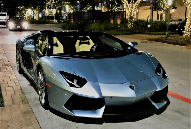 Lamborghini Aventador LP700-4 Roadster