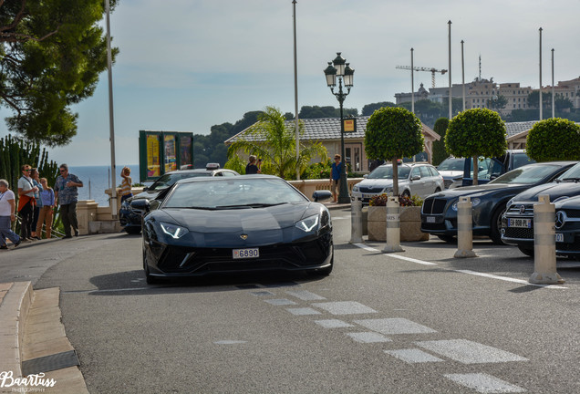 Lamborghini Aventador S LP740-4