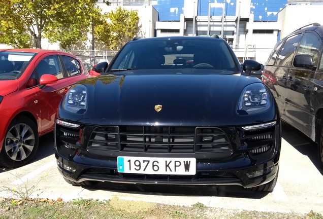 Porsche 95B Macan GTS