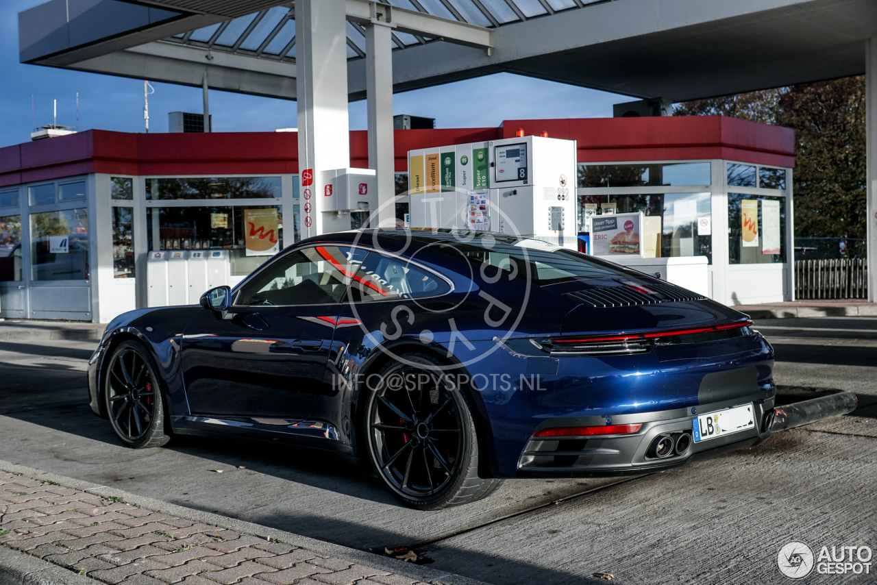 Porsche 992 Carrera 4S