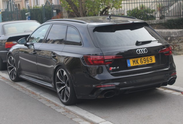 Audi RS4 Avant B9