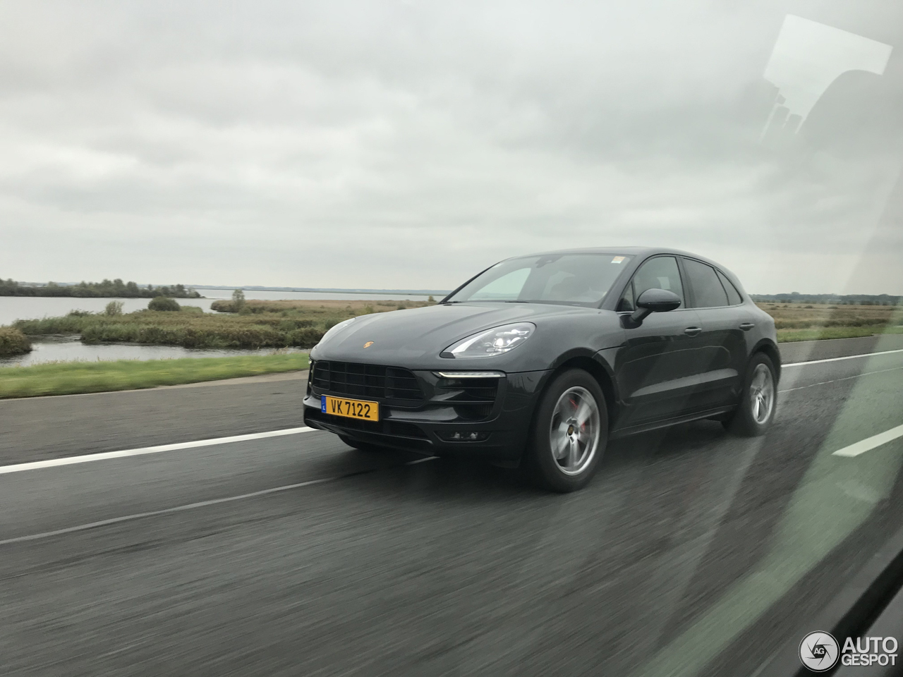 Porsche 95B Macan GTS