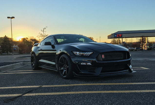 Ford Mustang Shelby GT350R 2015