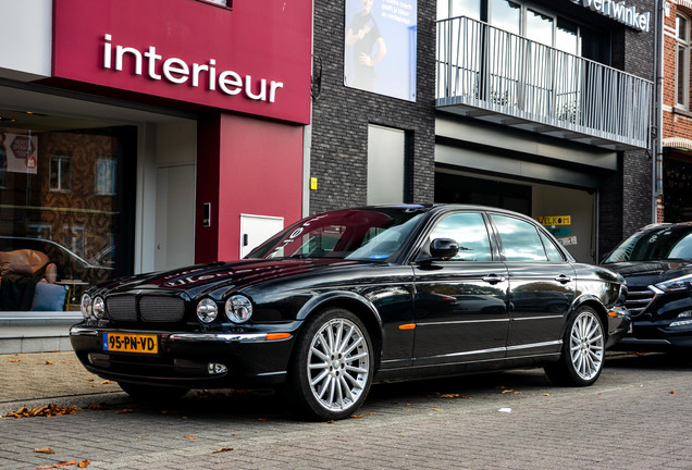 Jaguar XJR