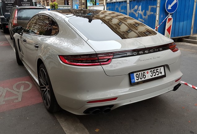 Porsche 971 Panamera Turbo