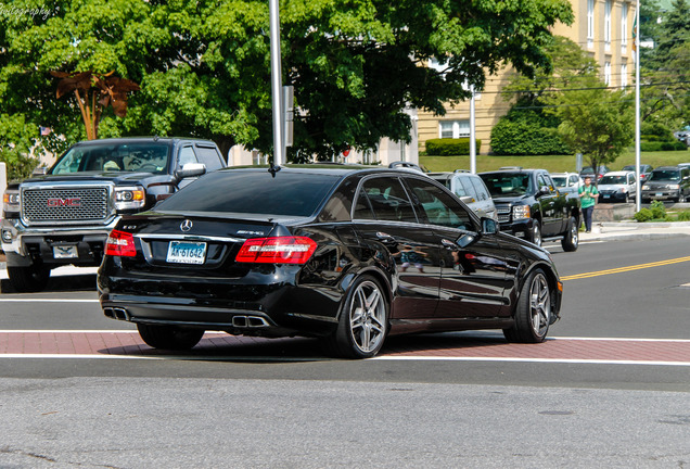 Mercedes-Benz E 63 AMG W212 V8 Biturbo