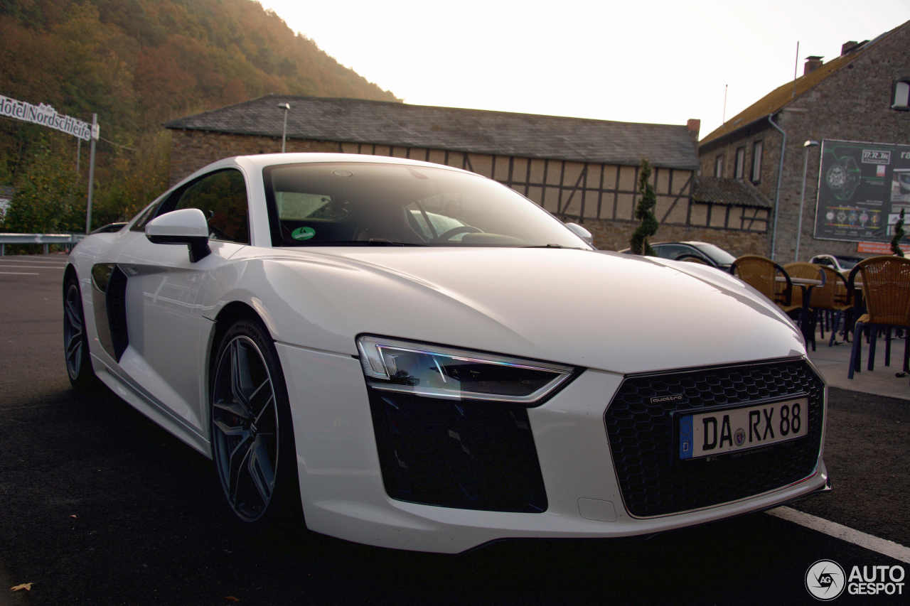 Audi R8 V10 Plus 2015