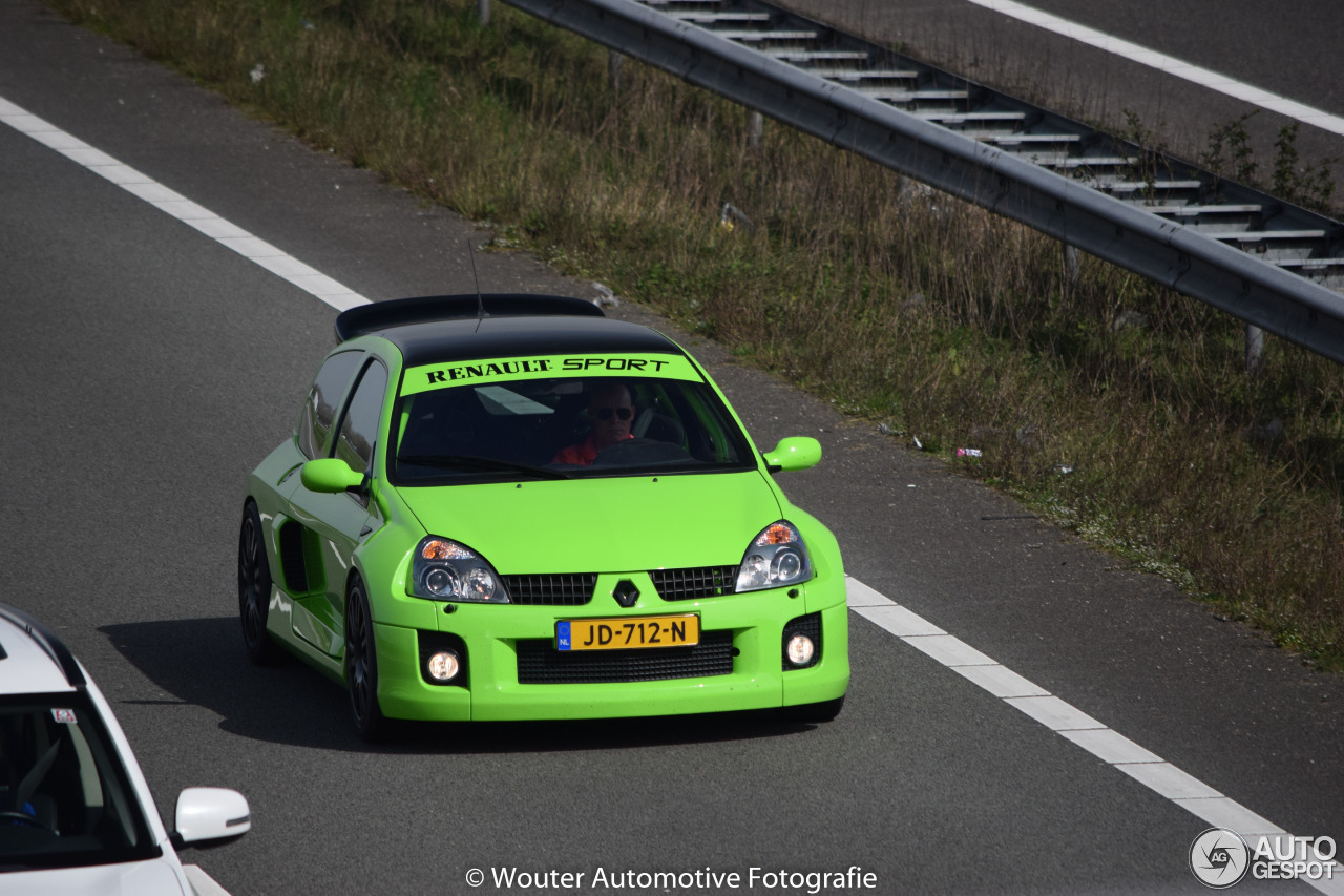 Renault Clio V6 Phase II