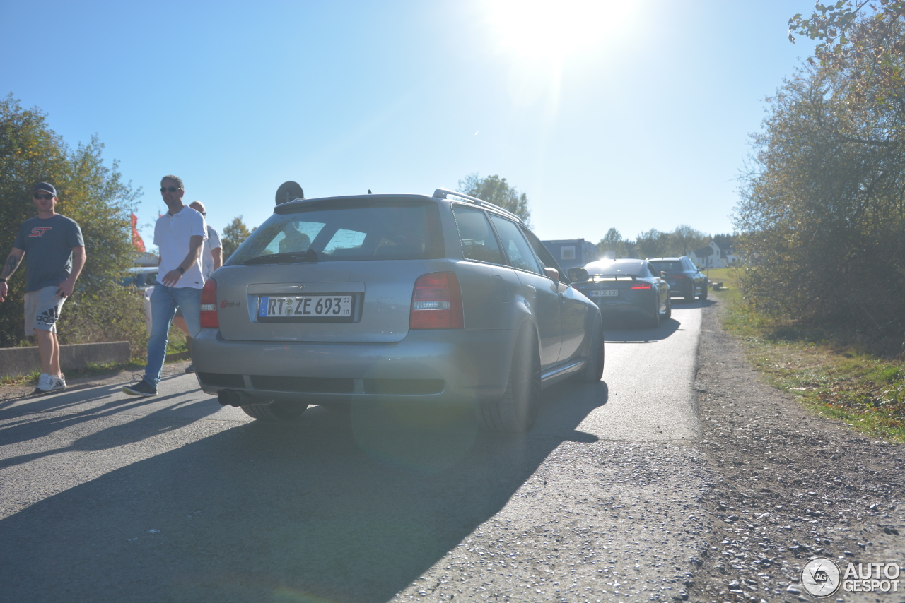 Audi RS4 Avant B5