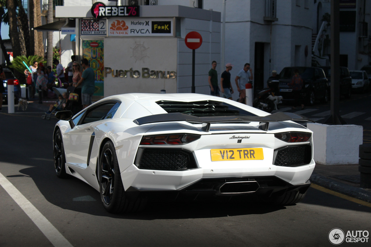 Lamborghini Aventador LP700-4