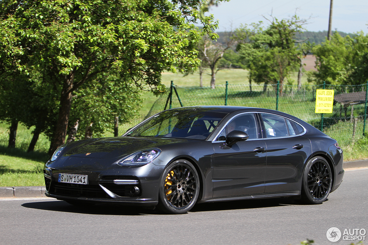 Porsche 971 Panamera Turbo