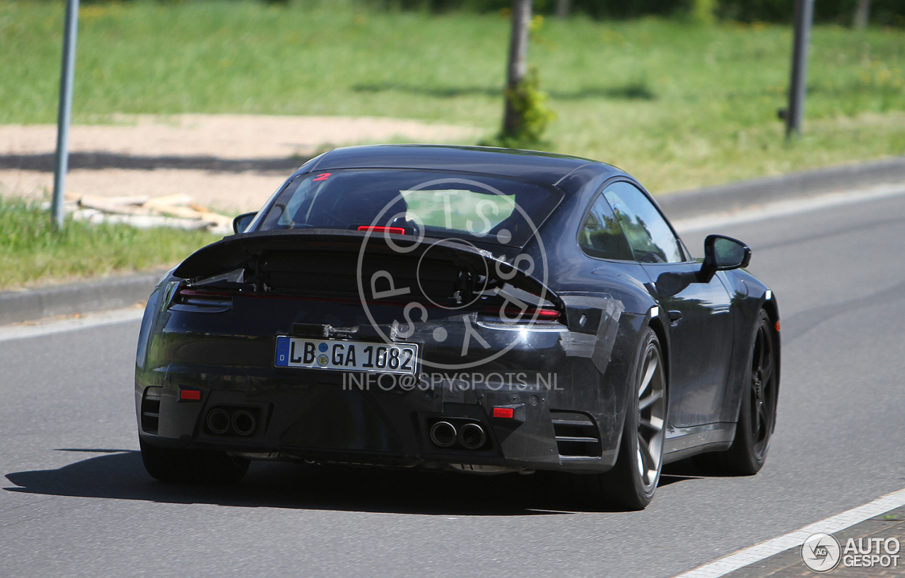 Porsche 992 Carrera 4S