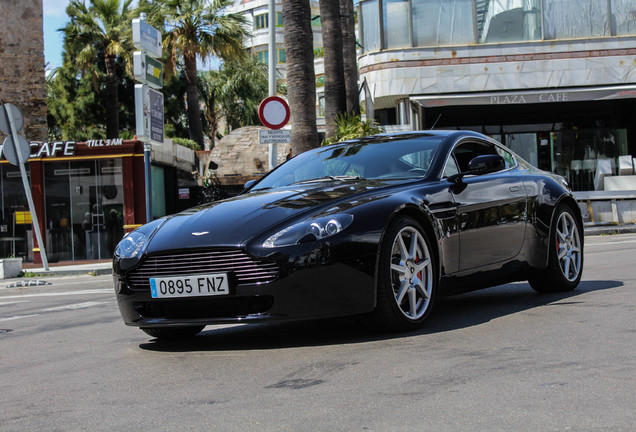 Aston Martin V8 Vantage