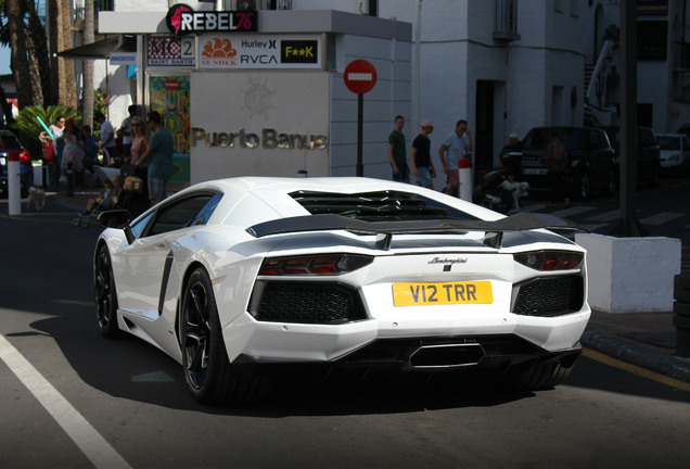 Lamborghini Aventador LP700-4