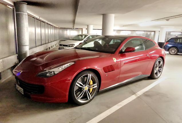 Ferrari GTC4Lusso